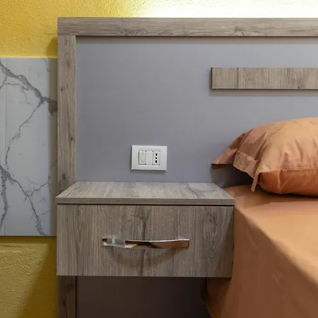Center Apartment *